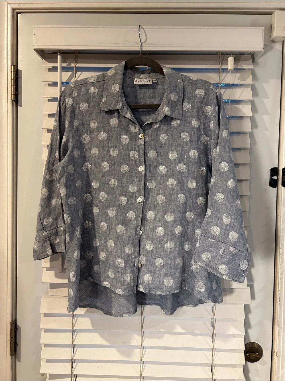100% Linen Women’s Top Med Chambray Denim Geometrical Circles High Low Comfort - Picture 3 of 8